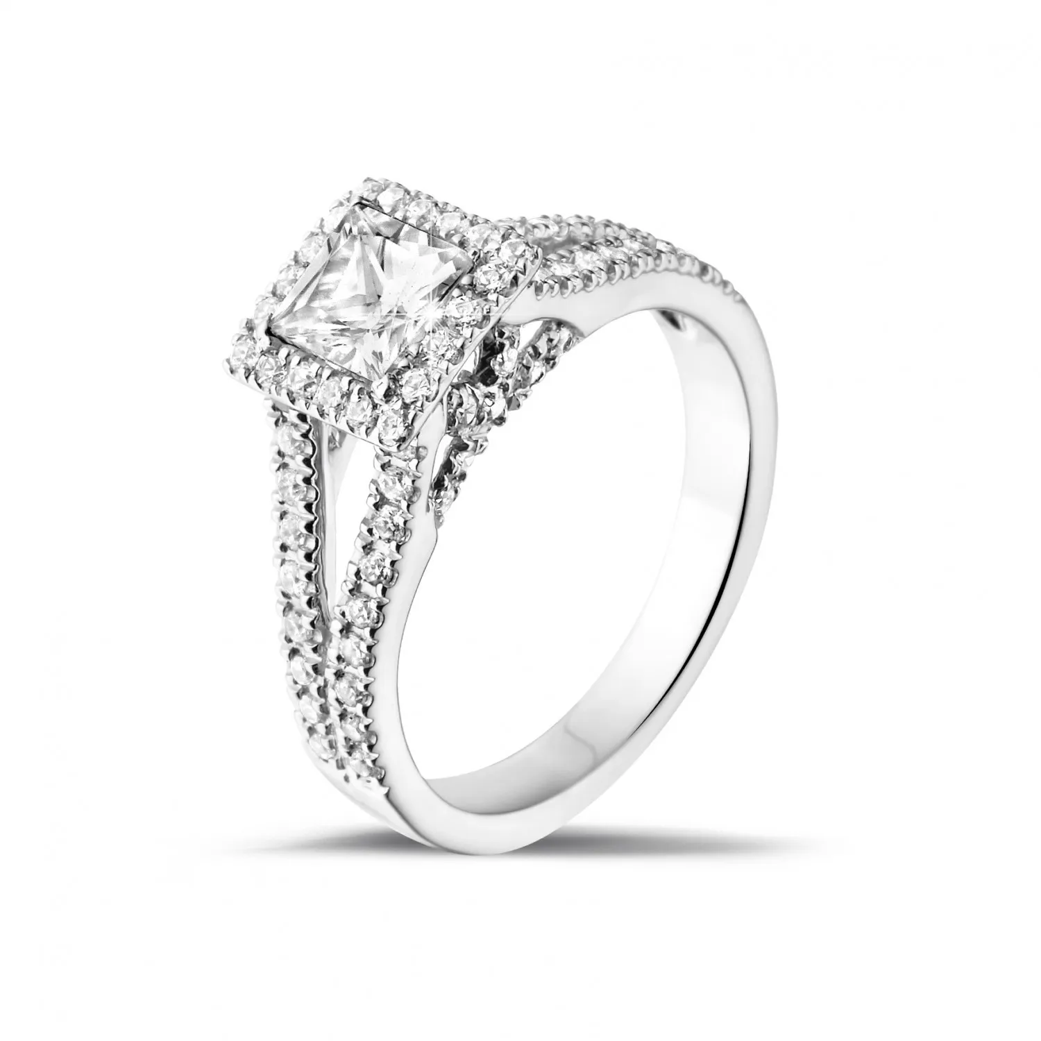 0.50 quilates anillo solitario en oro blanco con diamante talla princesa y diamantes laterales 