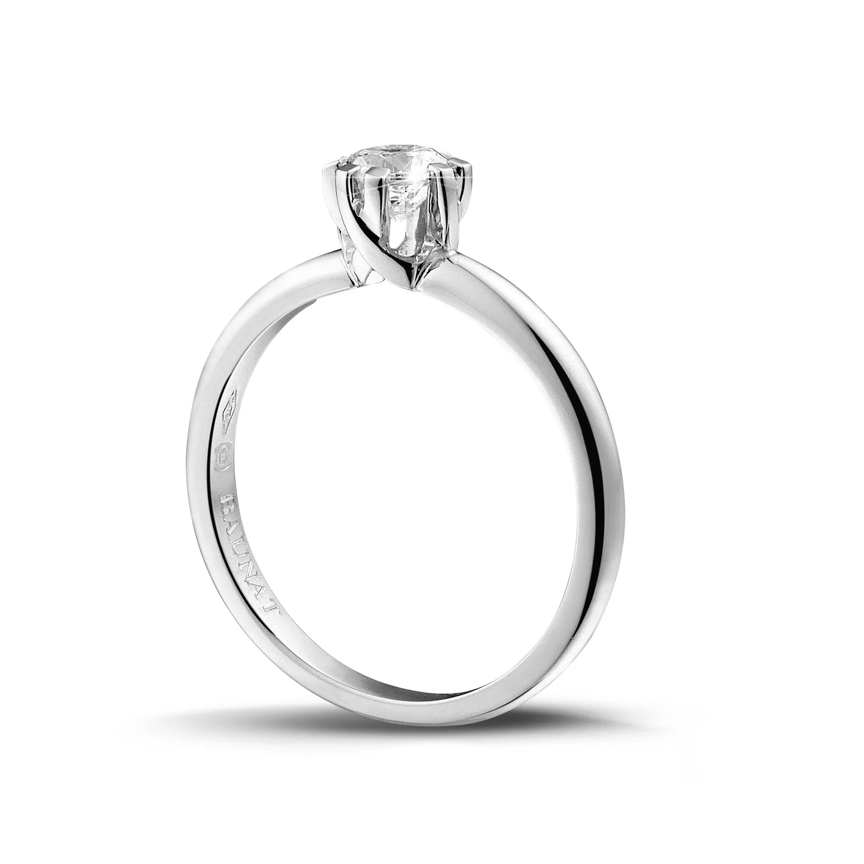 0.70 quilates anillo solitario diamante diseño en platino con ocho garras 