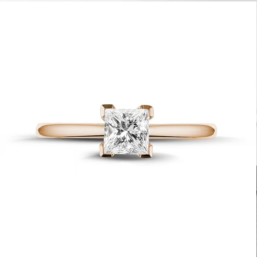 0.70 quilates anillo solitario en oro rojo con diamante talla princesa 