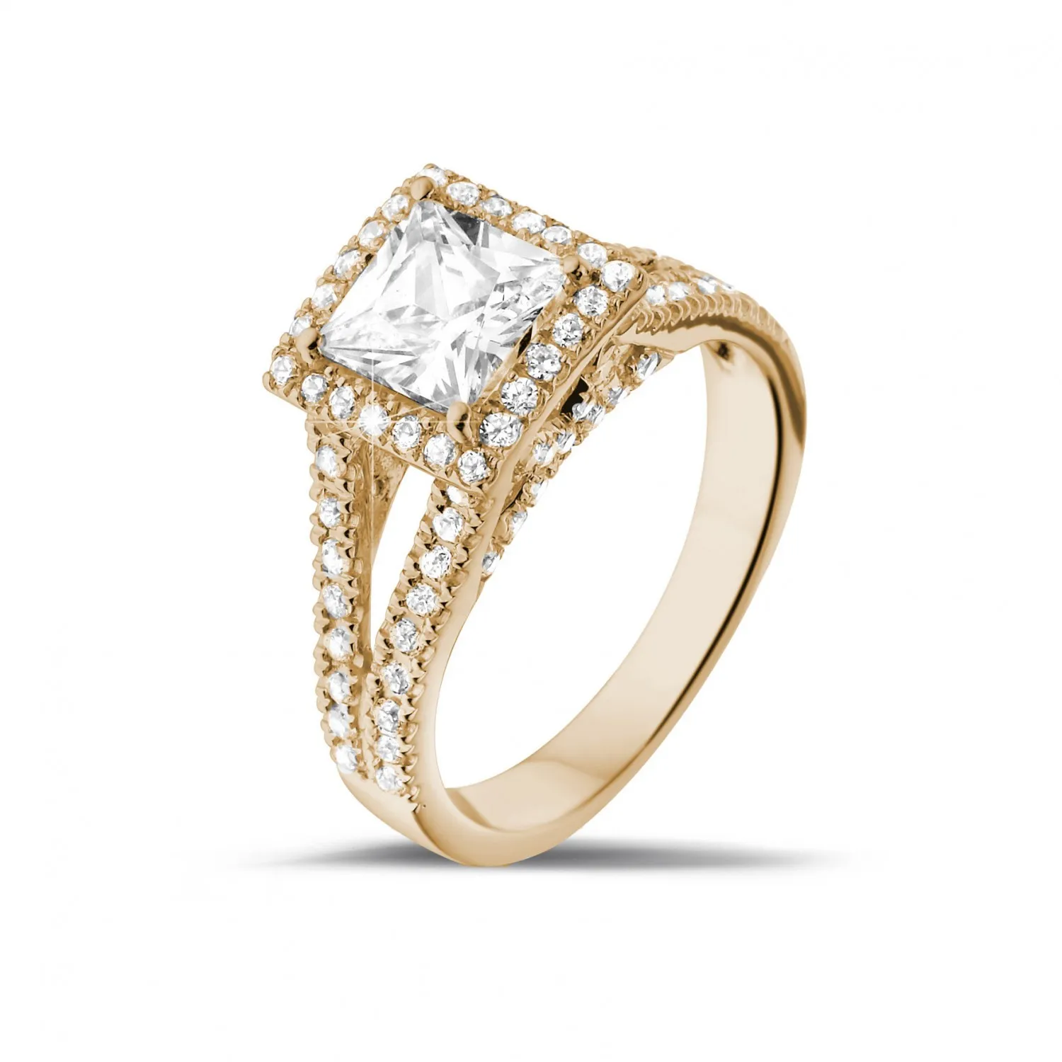 1.20 quilates anillo solitario en oro rojo con diamante talla princesa y diamantes laterales 