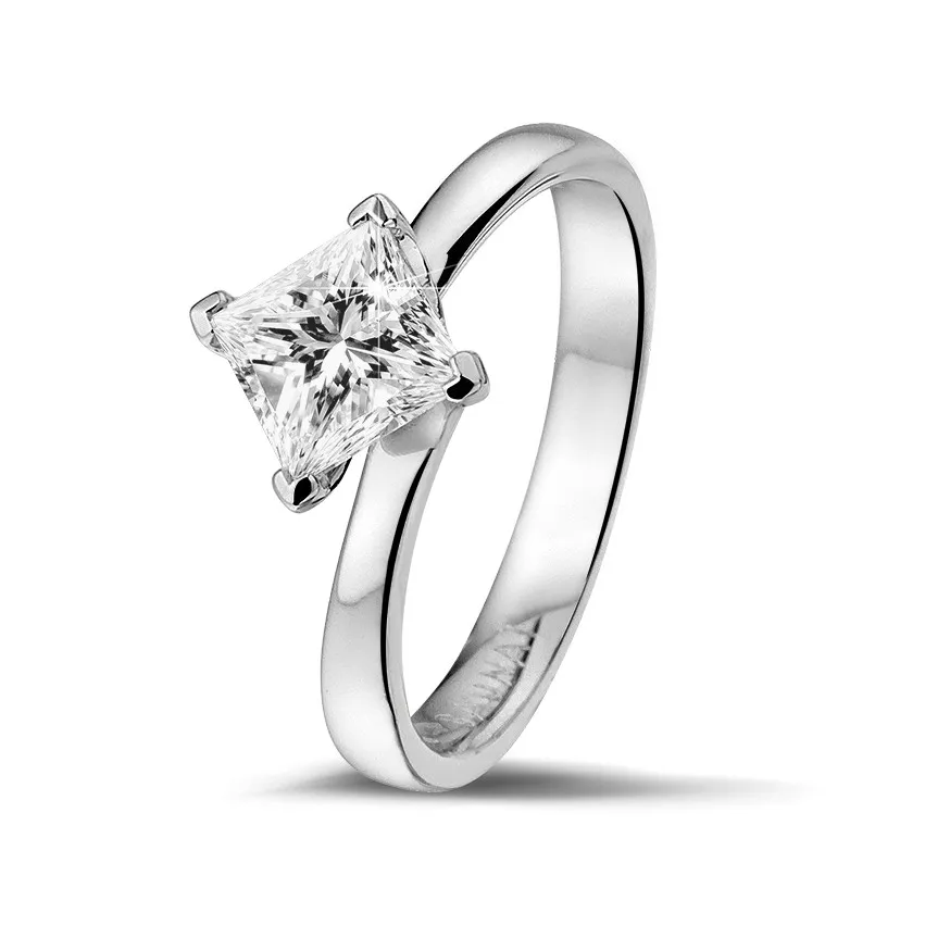 1.50 quilates anillo solitario en platino con diamante talla princesa 