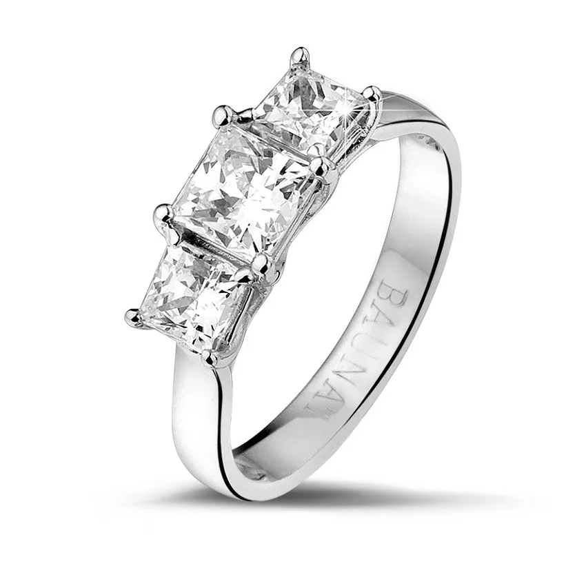 1.50 quilates anillo trilogía en oro blanco con diamantes talla princesa 