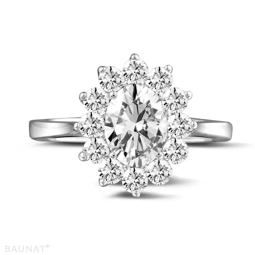 1.85 quilates anillo « entourage » en platino con diamante ovalado 