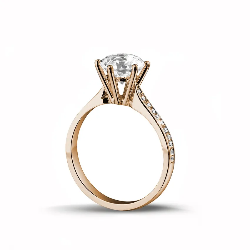 2.00 quilates anillo de oro rojo de diamantes con diamantes en los lados 