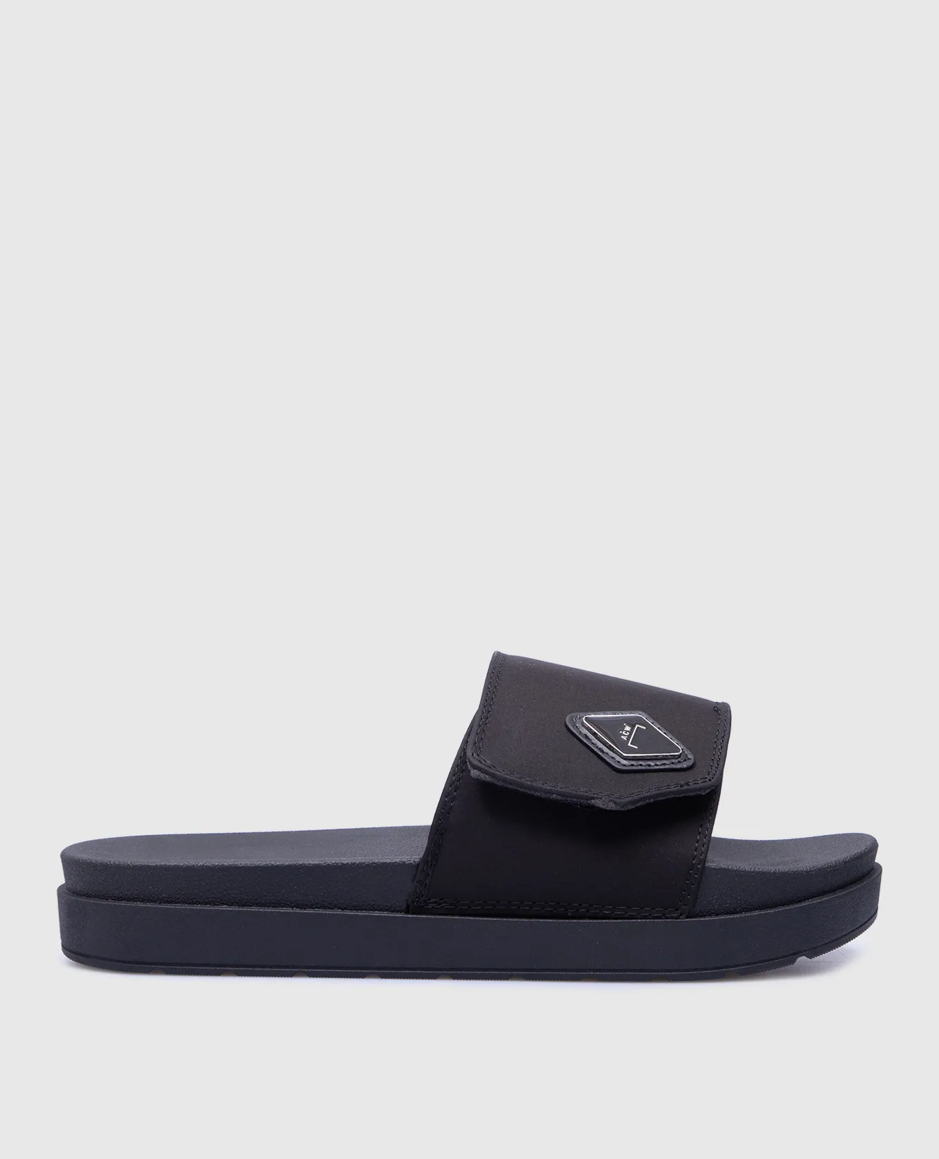 A Cold Wall Black sliders with logo