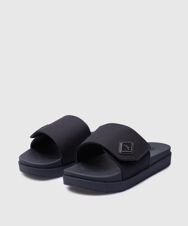 A Cold Wall Black sliders with logo