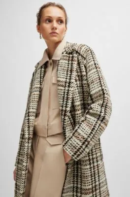 Abrigo oversize fit en tejido con lana a cuadros