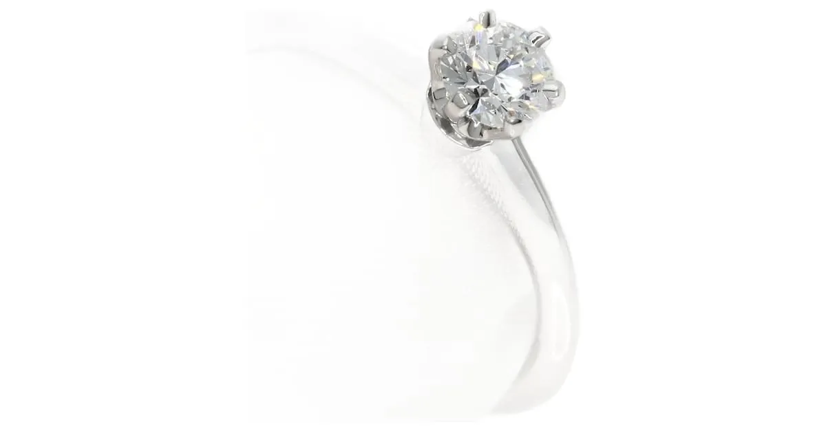 Anillo de diamante solitario Tiffany & Co. con borde afilado 