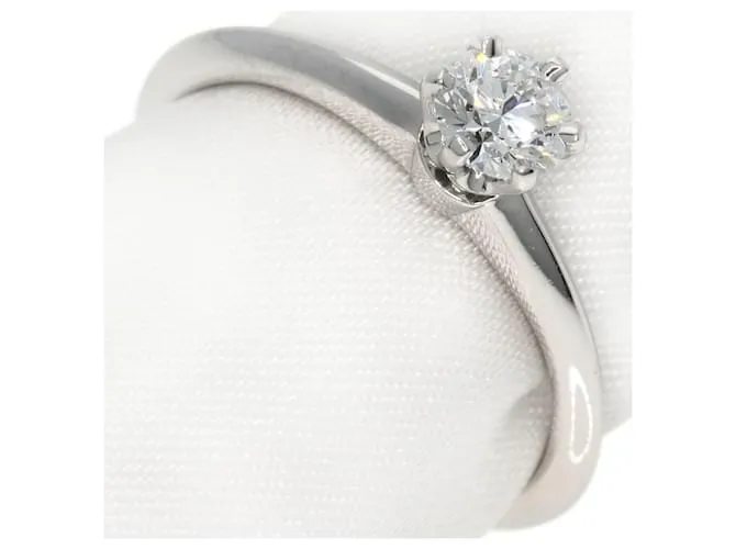 Anillo de diamante solitario Tiffany & Co. con borde afilado 