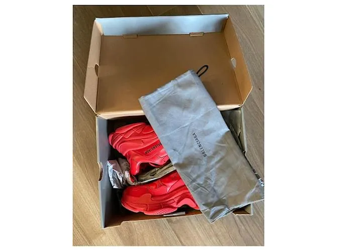 Balenciaga Triple s Roja 