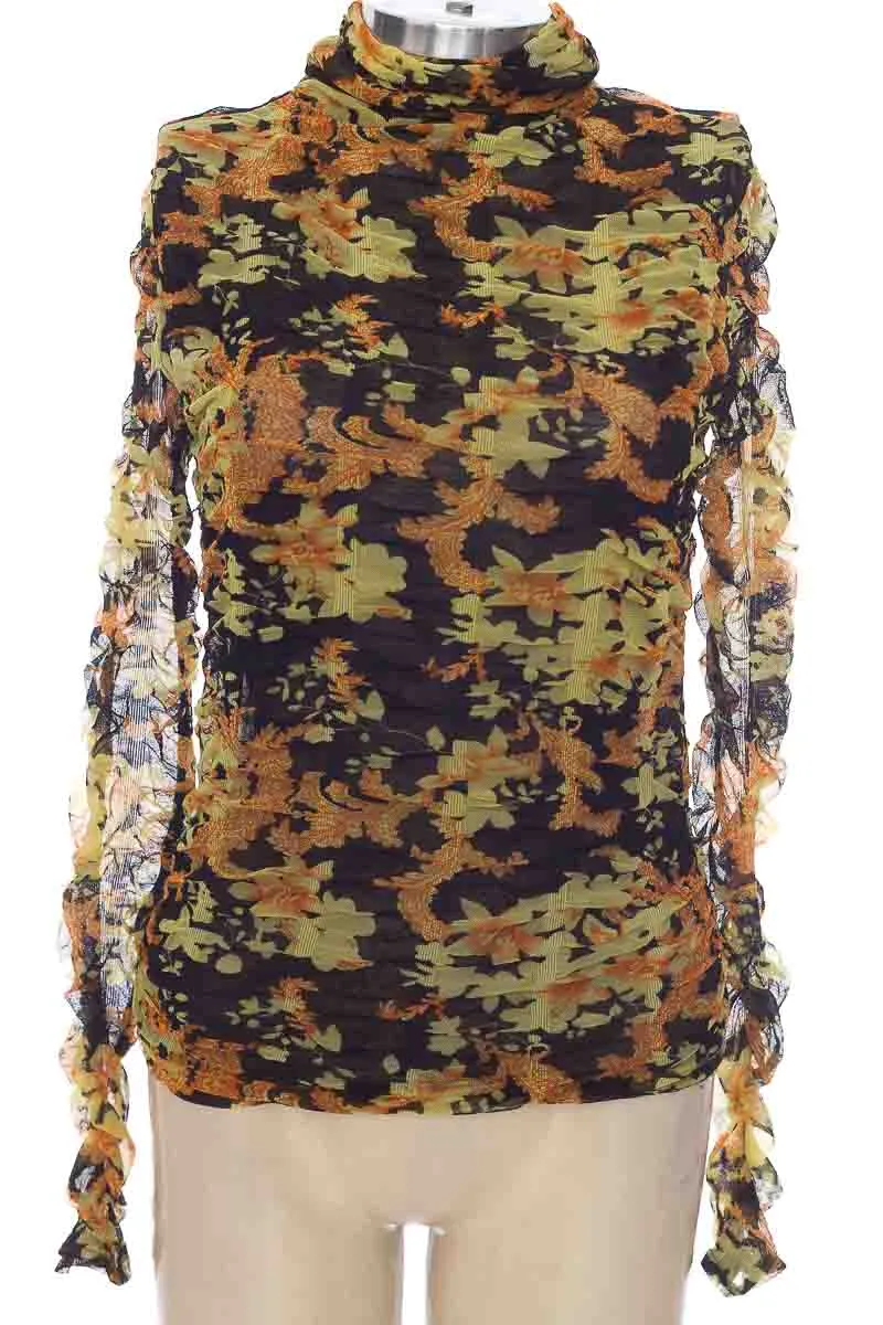 BLUSA COLOR NEGRO  CLOSEANDO