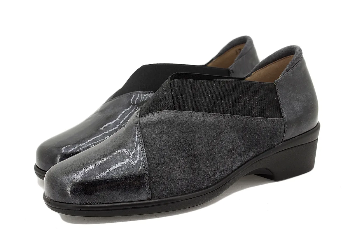 Bootee shoe Carbon Patent