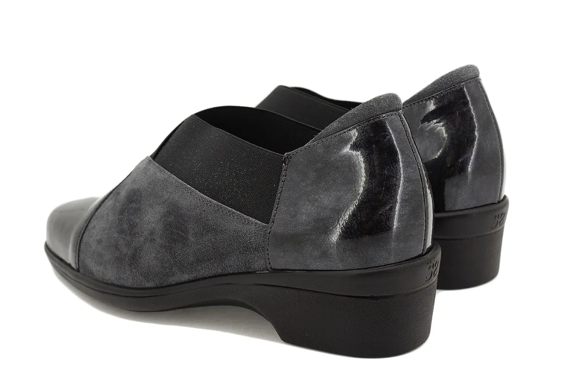 Bootee shoe Carbon Patent