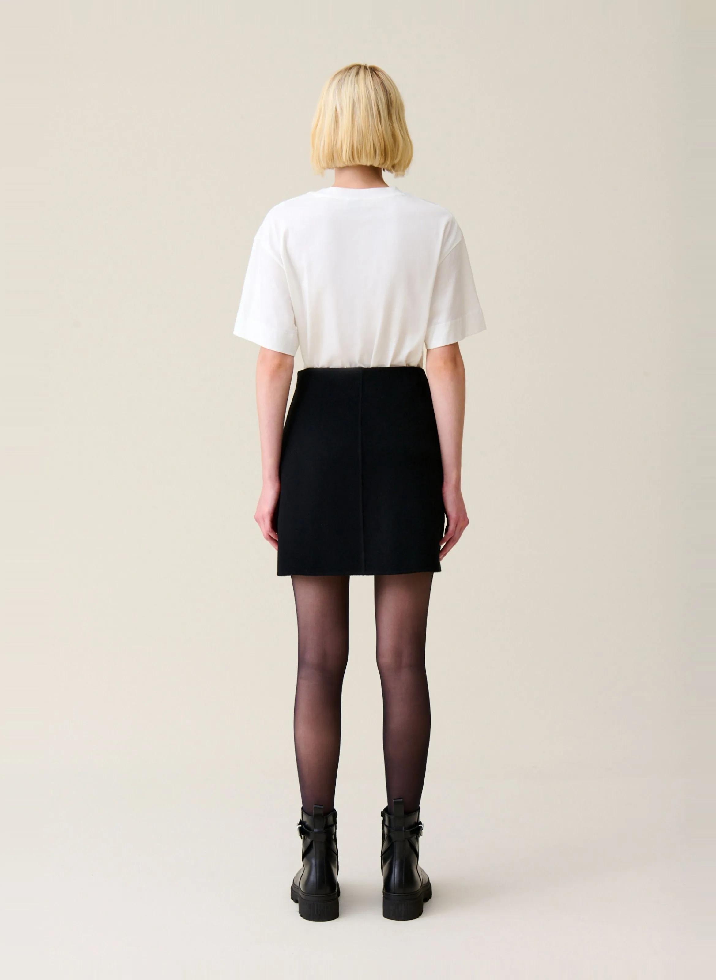 CLAUDIE PIERLOT Falda corta Clara en negro