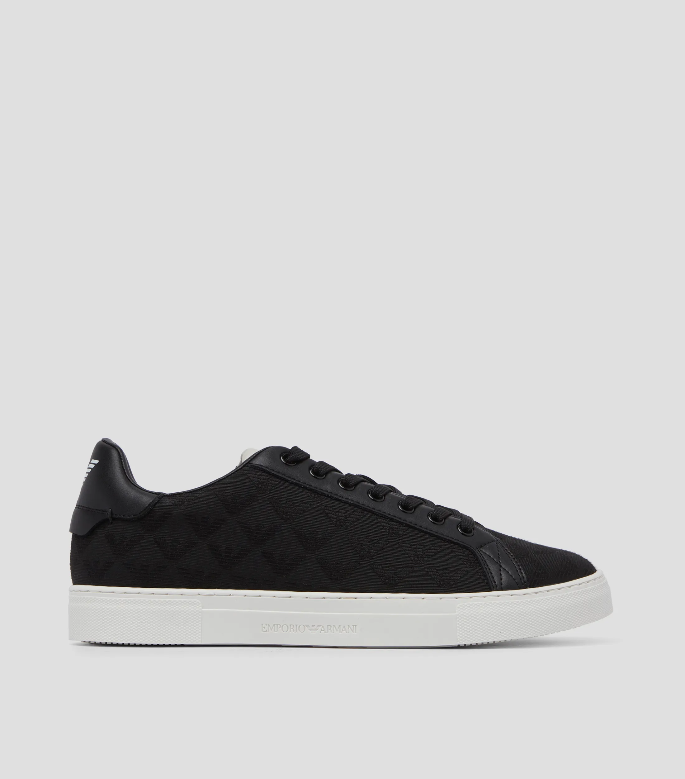Emporio Armani Tenis casuales en negro Hombre
