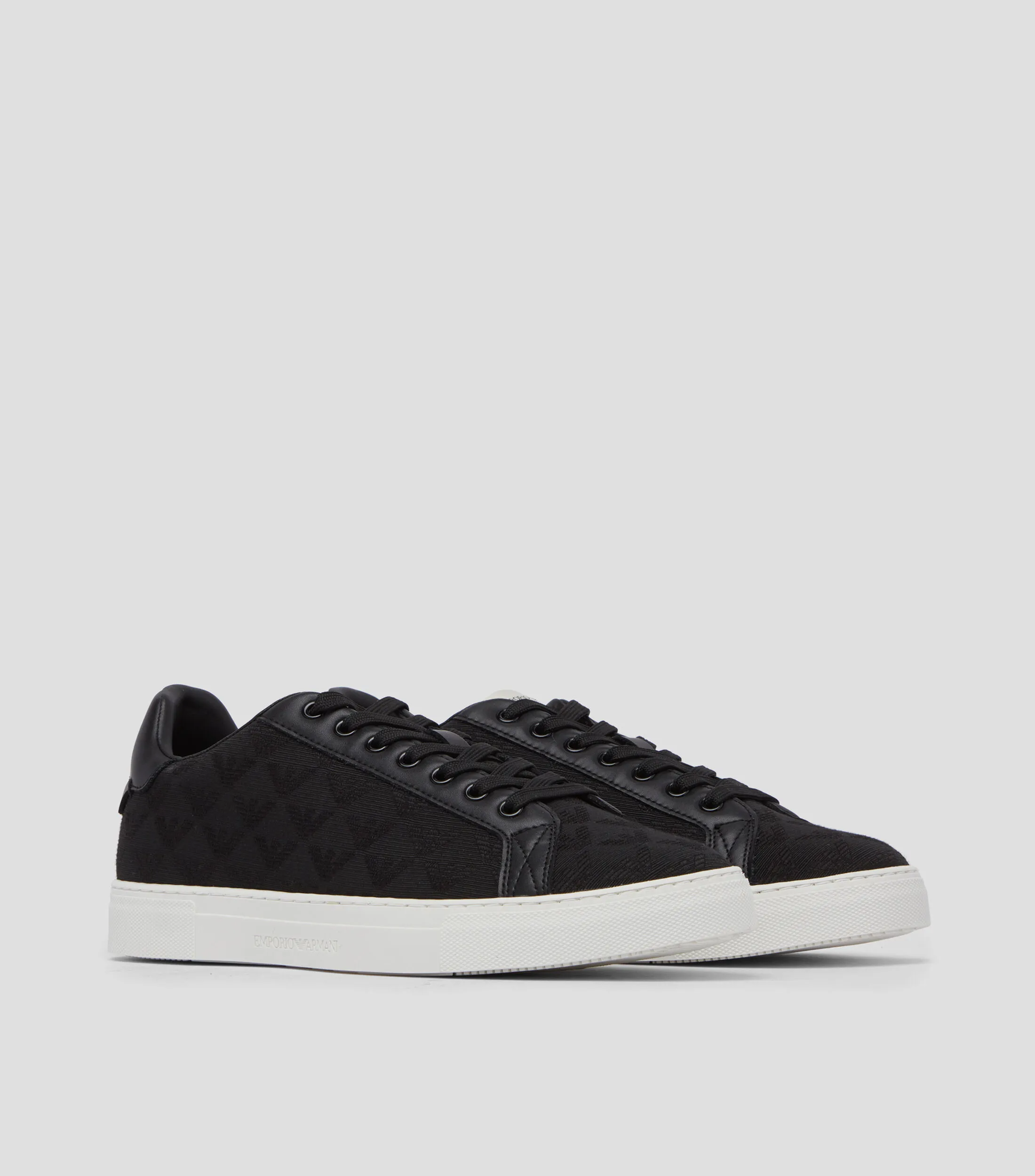 Emporio Armani Tenis casuales en negro Hombre