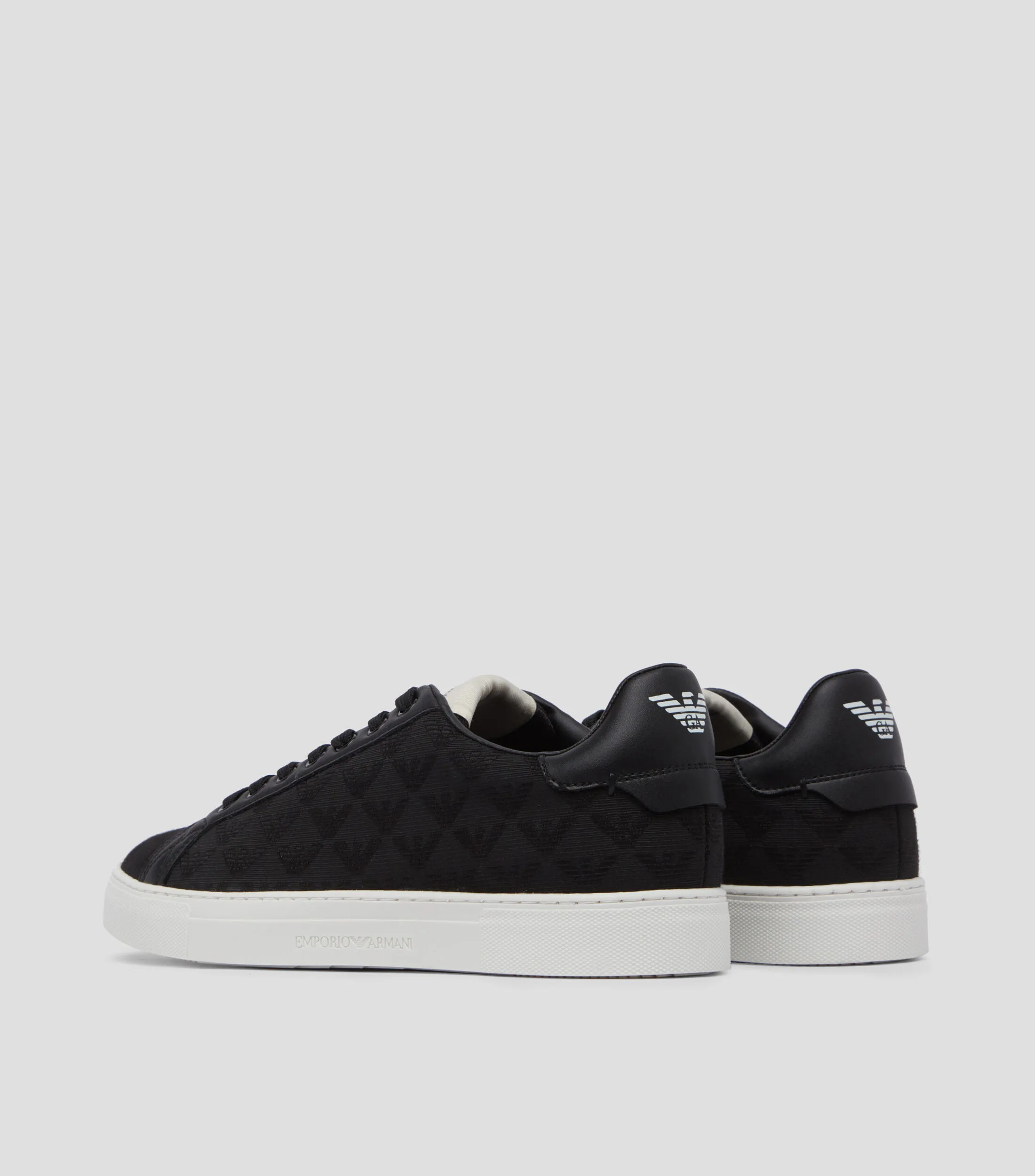 Emporio Armani Tenis casuales en negro Hombre