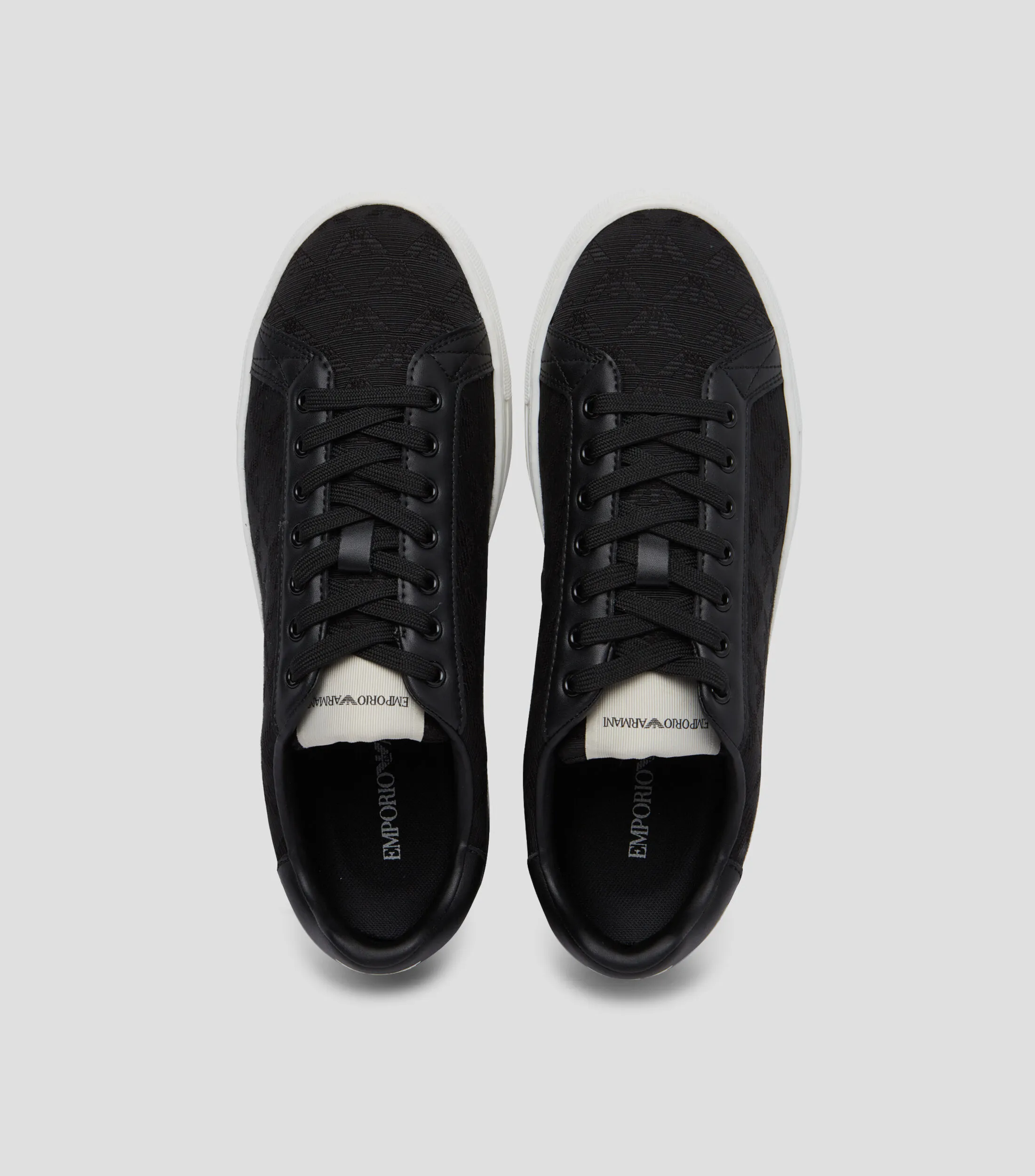 Emporio Armani Tenis casuales en negro Hombre