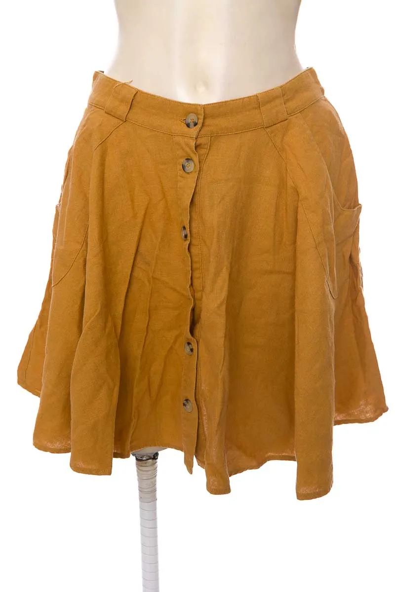 FALDA COLOR MOSTAZA  FOREVER 21