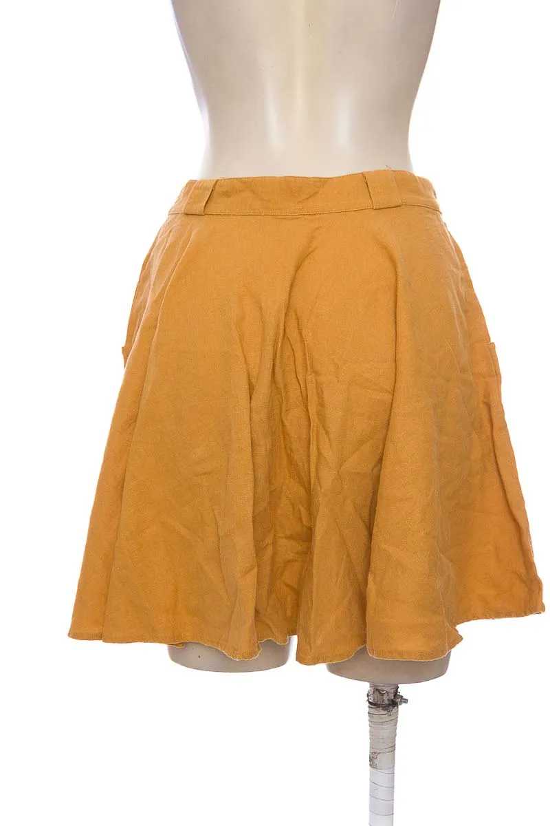 FALDA COLOR MOSTAZA  FOREVER 21