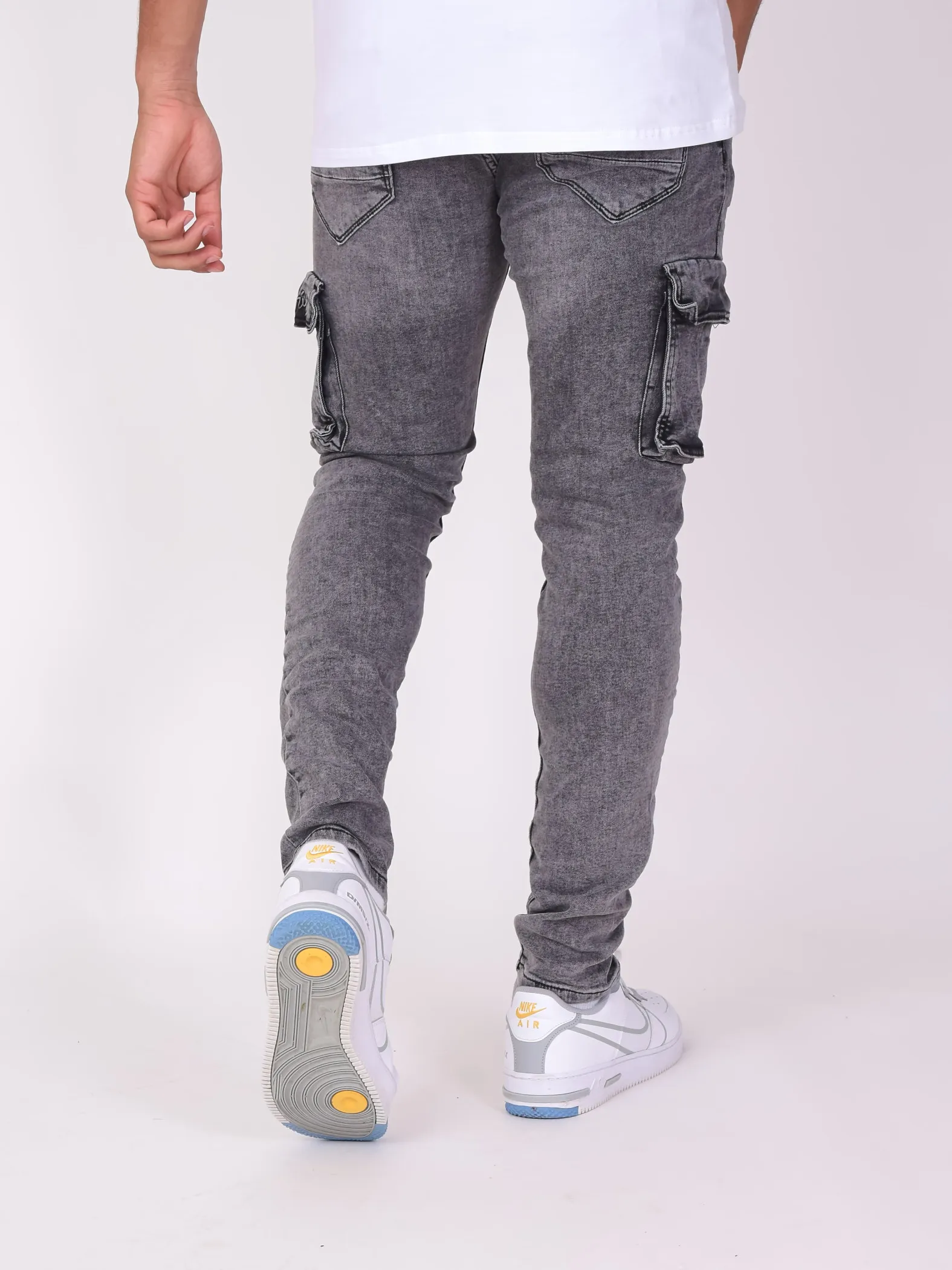 Jeans básicos estilo cargo