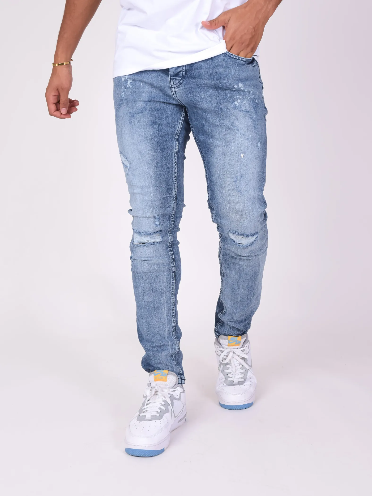 Jeans pitillo efecto desgastado