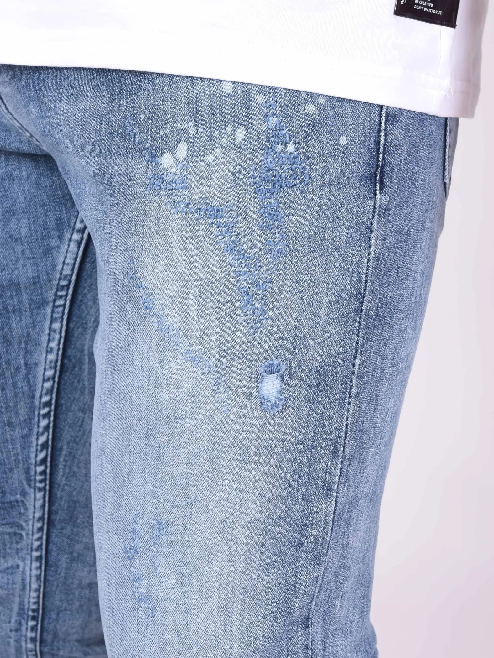 Jeans pitillo efecto desgastado
