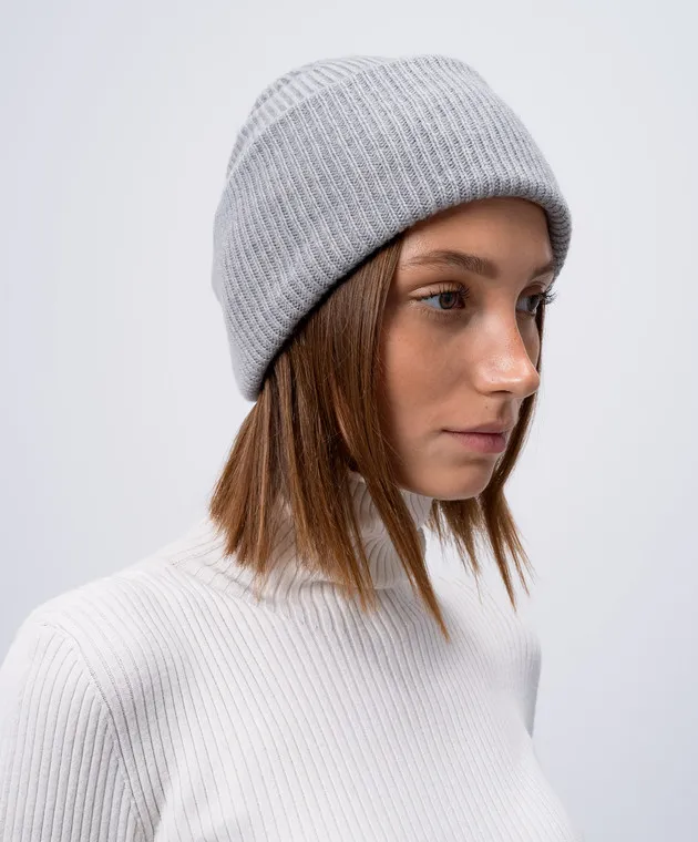 LISA YANG Gray cap in the Stockholm stripe made of cashmere