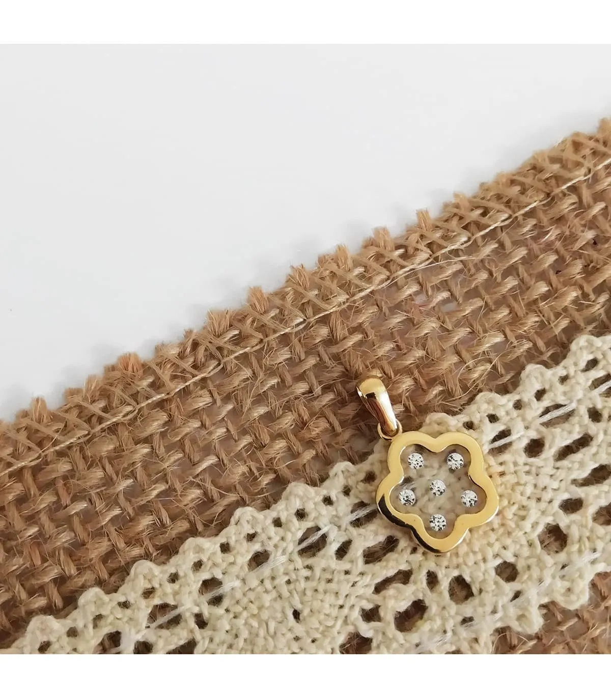 Pendentif Gravity Or Jaune 18K Fleur