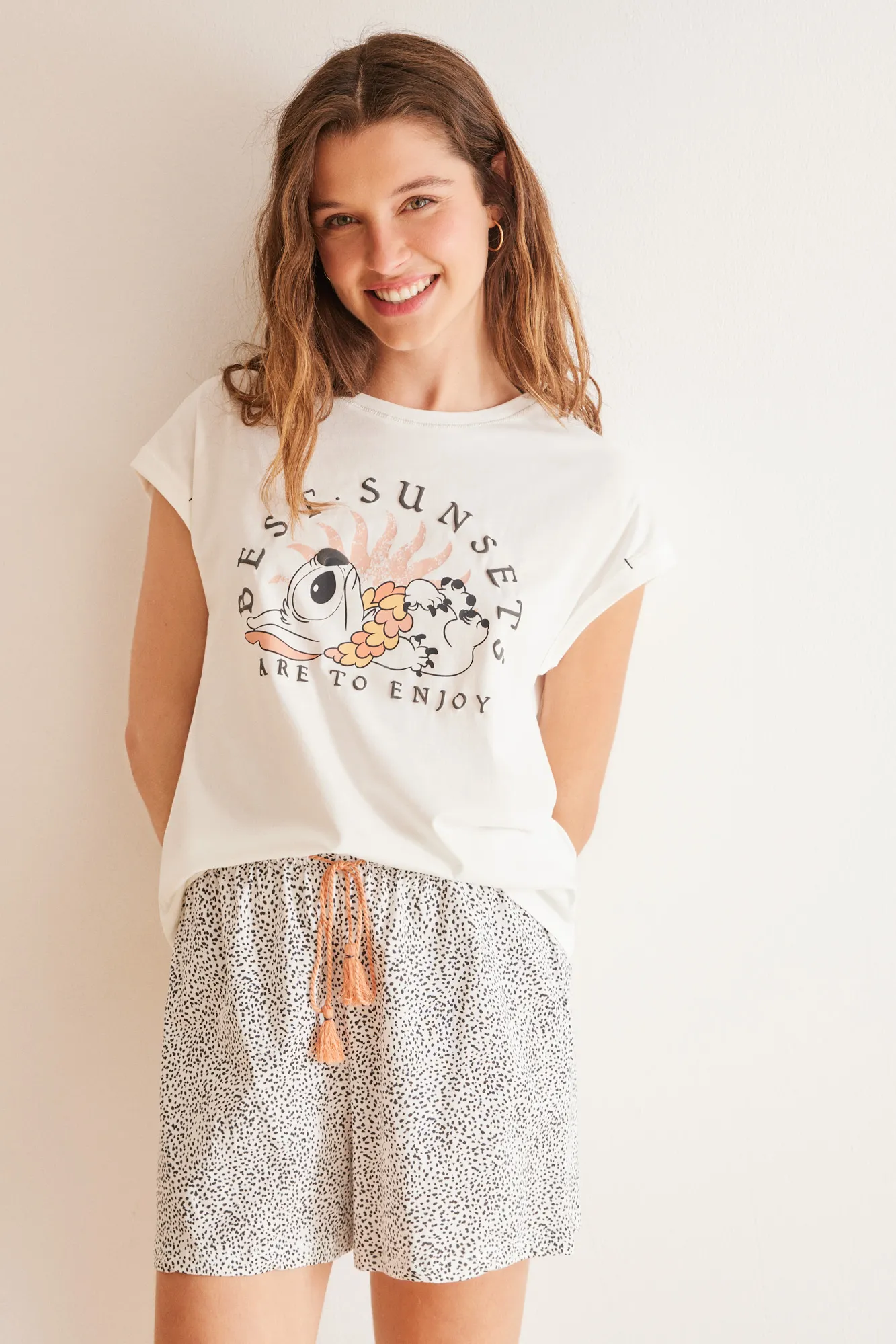 Pijama corto 100% algodón marfil Stitch