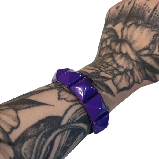 Pulsera pirámides lila una hilera