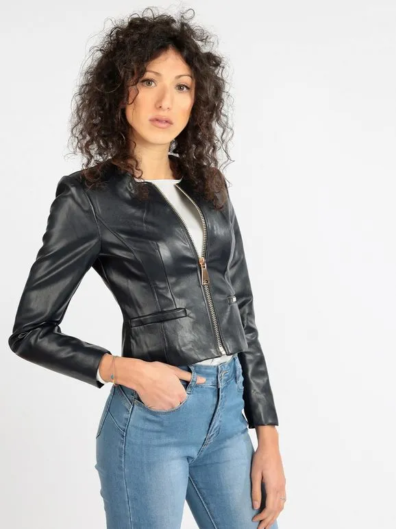 Solada Cazadora slim de piel sintética para mujer