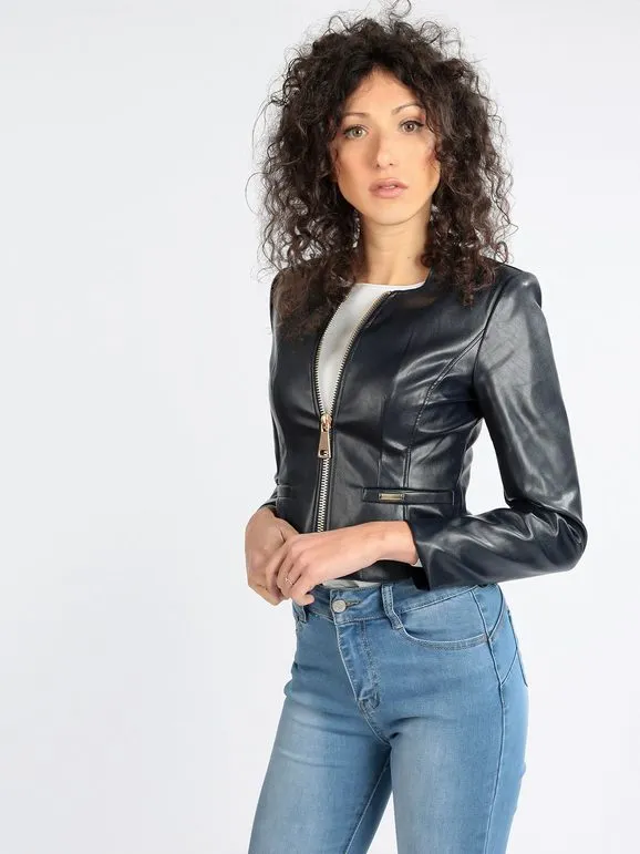 Solada Cazadora slim de piel sintética para mujer