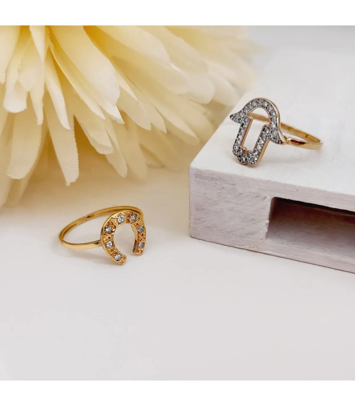 Sortija mujer oro amarillo 18K Herradura