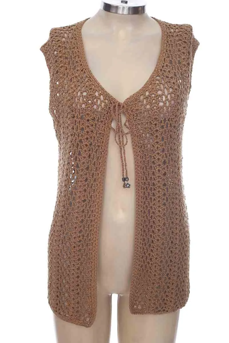 SWEATER COLOR BEIGE  CLOSEANDO
