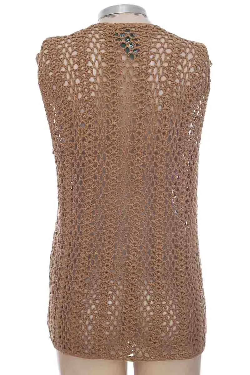 SWEATER COLOR BEIGE  CLOSEANDO