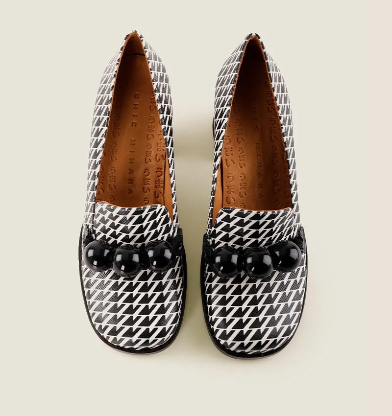 TAMARU BLACK & WHITE
