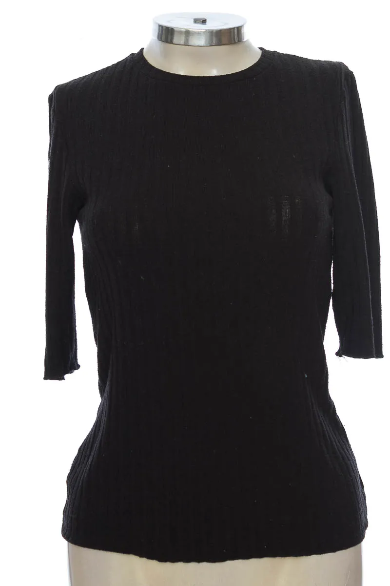 TOP / CAMISETA COLOR NEGRO  ZARA
