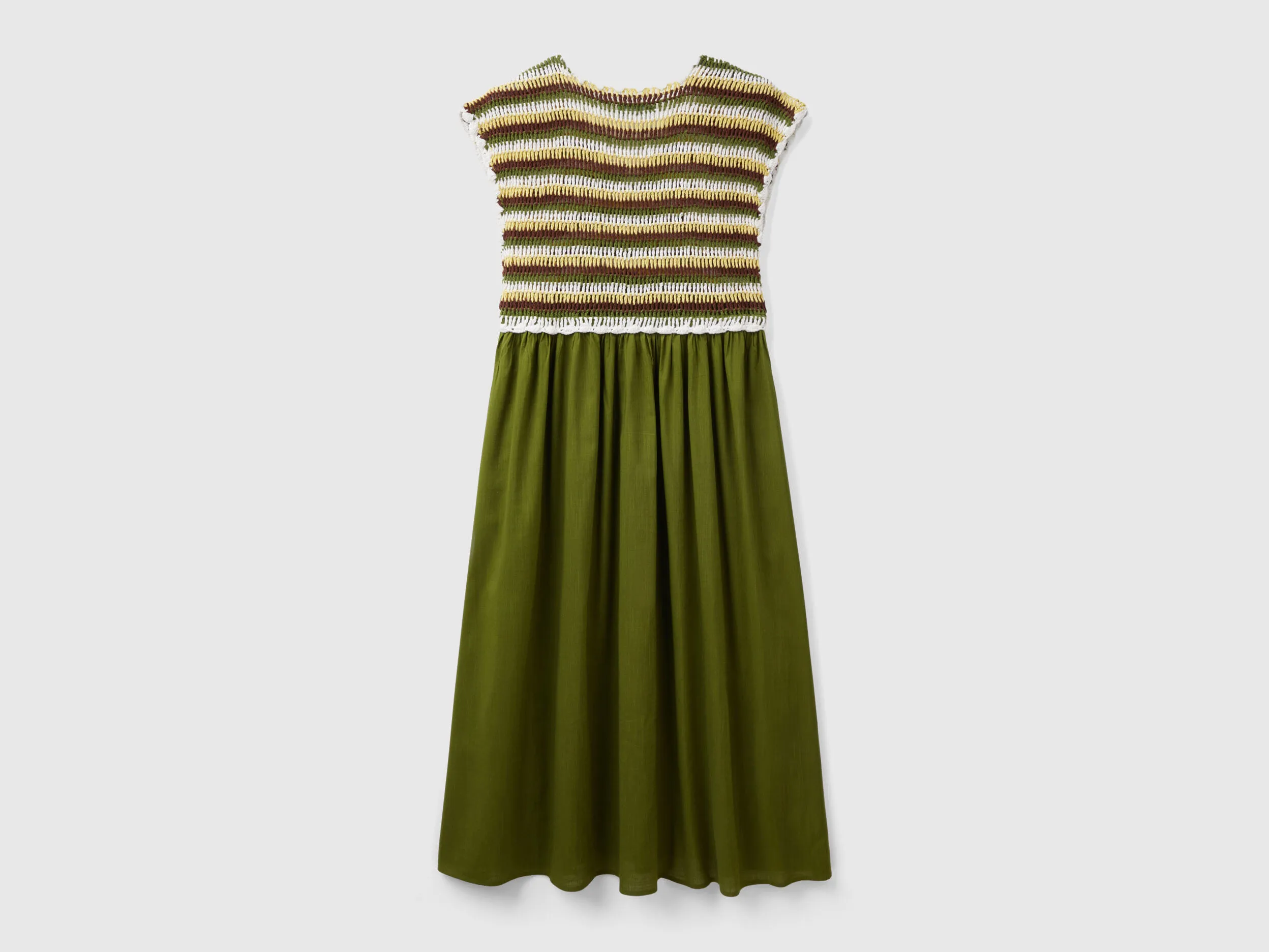 Vestido con corpiño de ganchillo