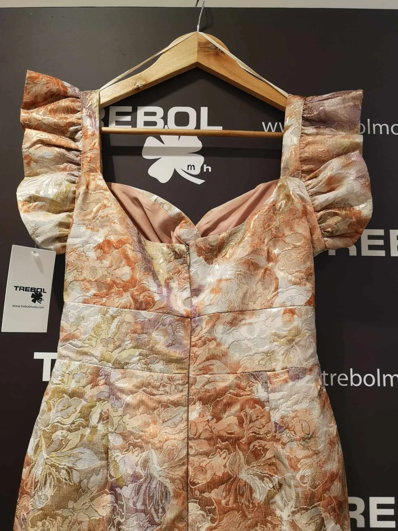 Vestido con volantes mariposa
