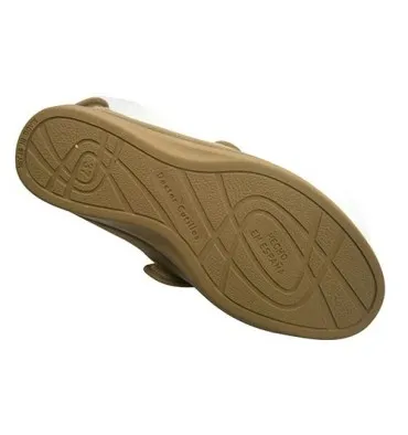 Zapatilla mujer pies muy anchos con velcro en talón y en el empeine Doctor Cutillas en tostado