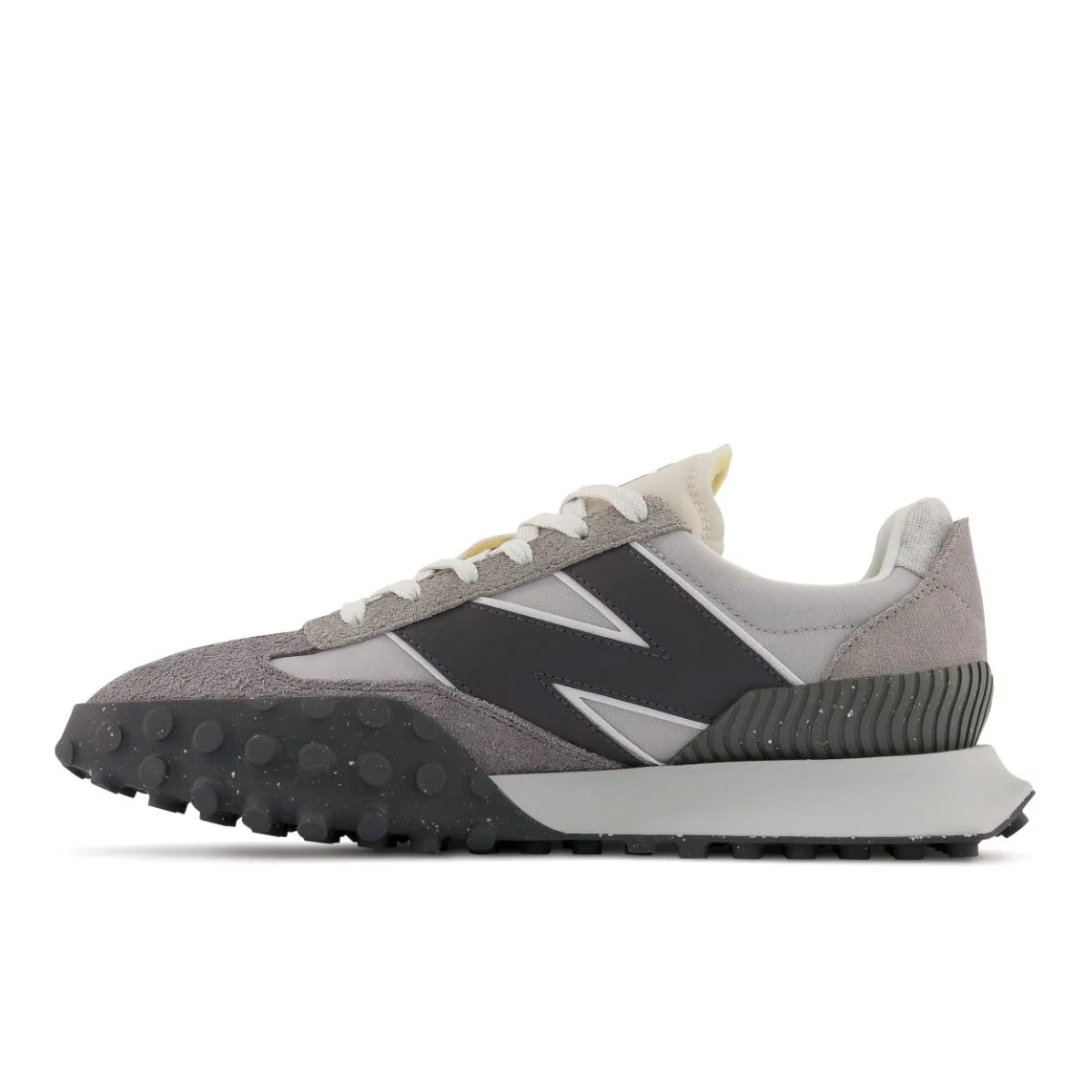 ZAPATILLAS URBANAS HOMBRE NEW BALANCE XC72 GRIS