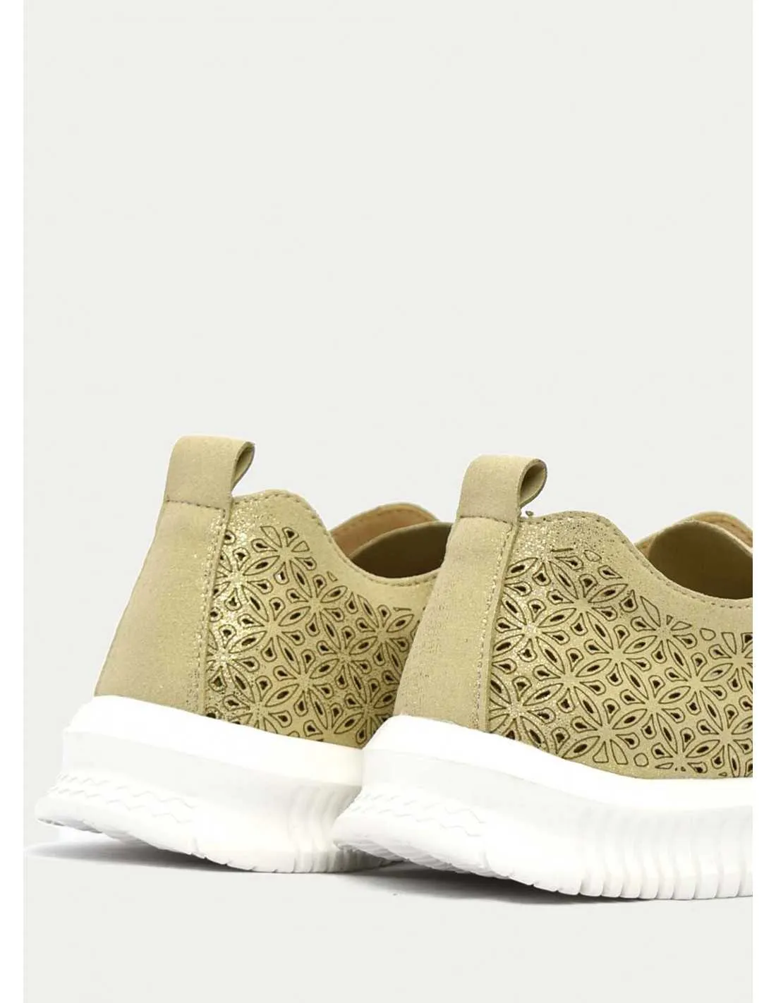 ZAPATO CASUAL YUMAS CURAZAO ORO 