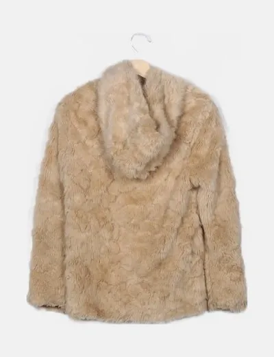 Zara Abrigo beige de pelo con capucha