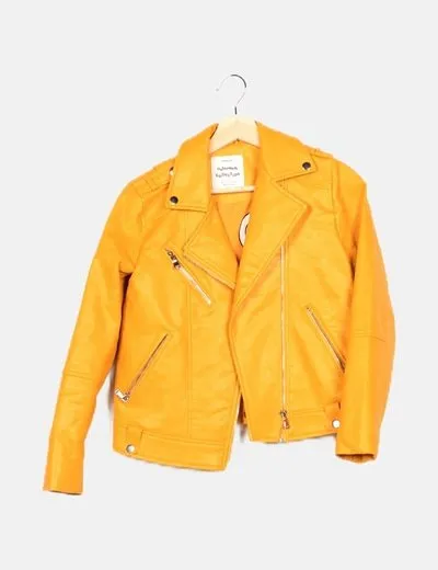 Zara Chaqueta amarilla biker