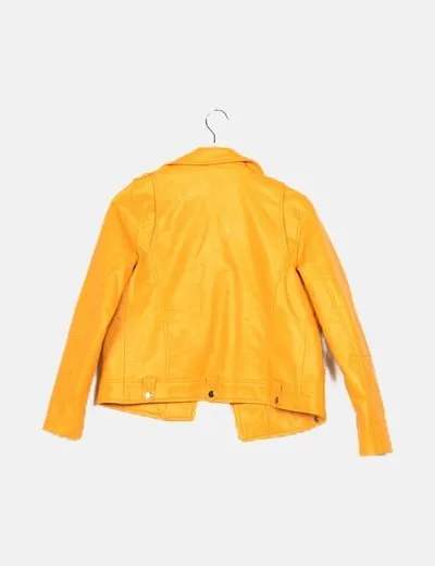 Zara Chaqueta amarilla biker